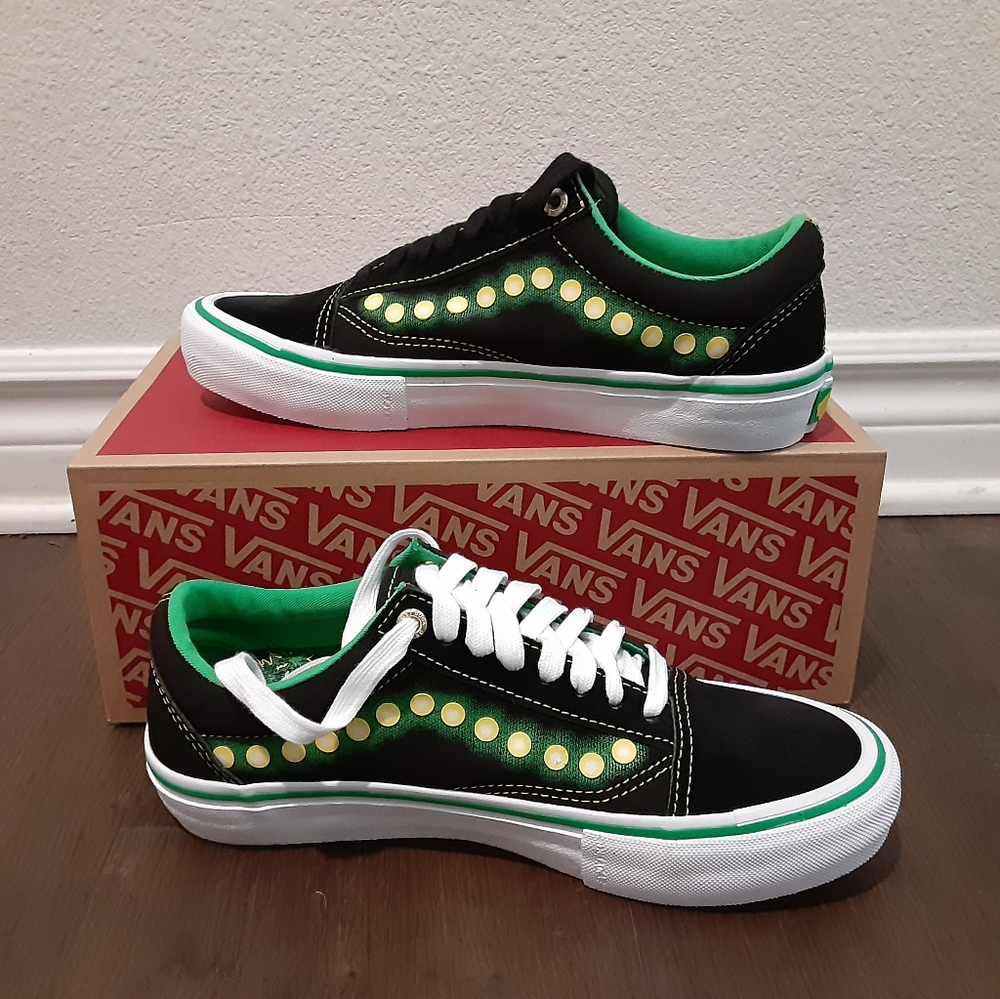 Vans - Picture 1 of 5